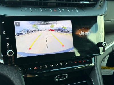 2027 Jeep Grand Cherokee GRAND CHEROKEE LAREDO ALTITUDE 4X2