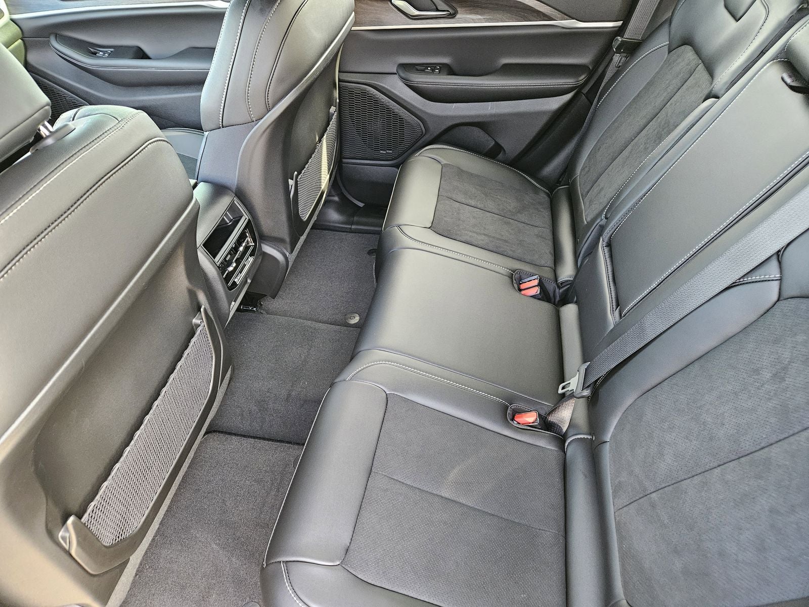 2026 Jeep Grand Cherokee GRAND CHEROKEE ALTITUDE 4X2