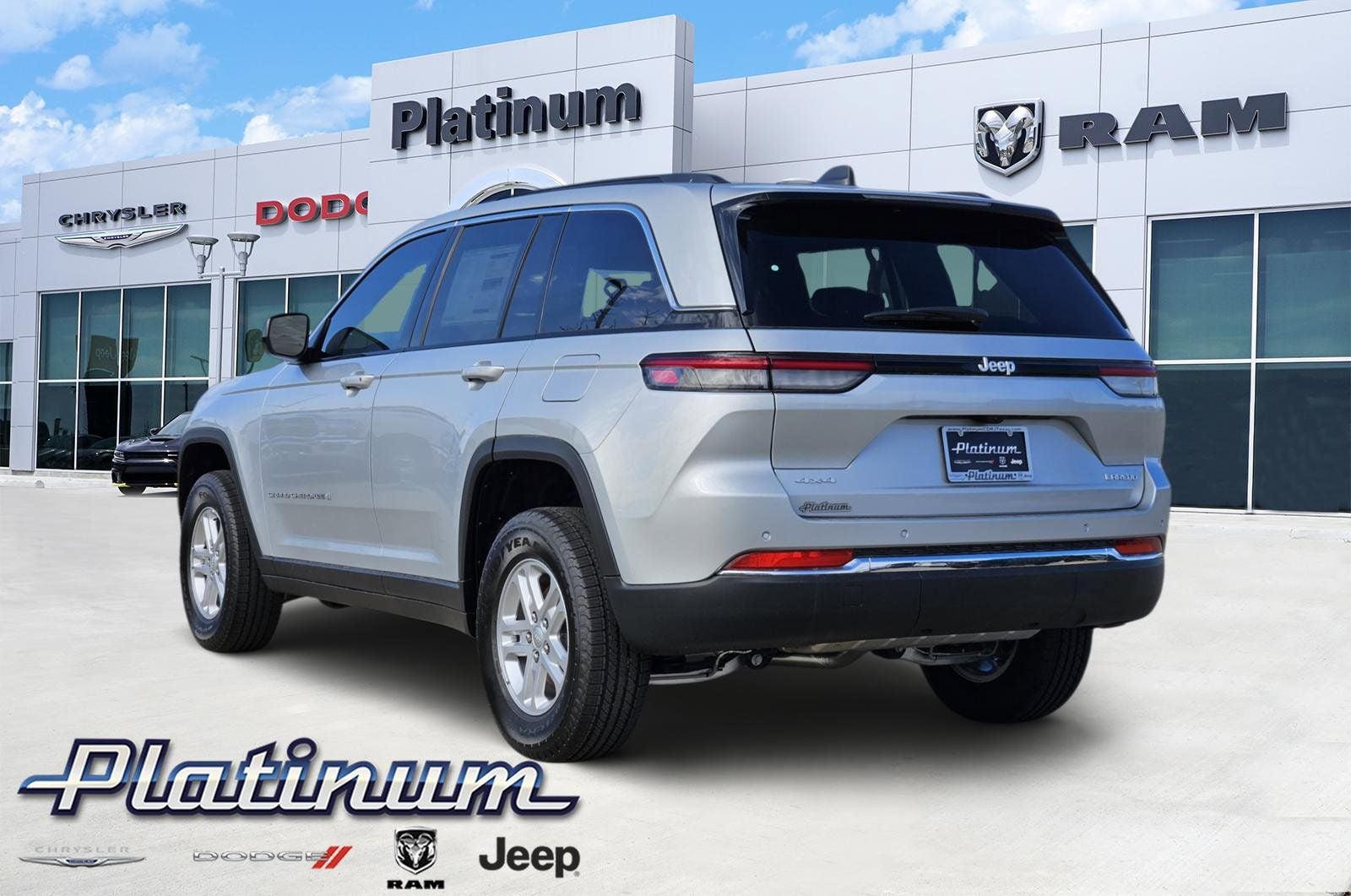 2025 Jeep Grand Cherokee GRAND CHEROKEE LAREDO 4X4