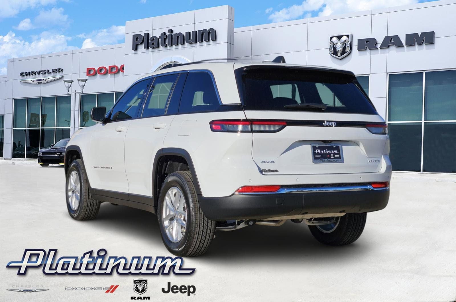 2025 Jeep Grand Cherokee GRAND CHEROKEE LAREDO X 4X4