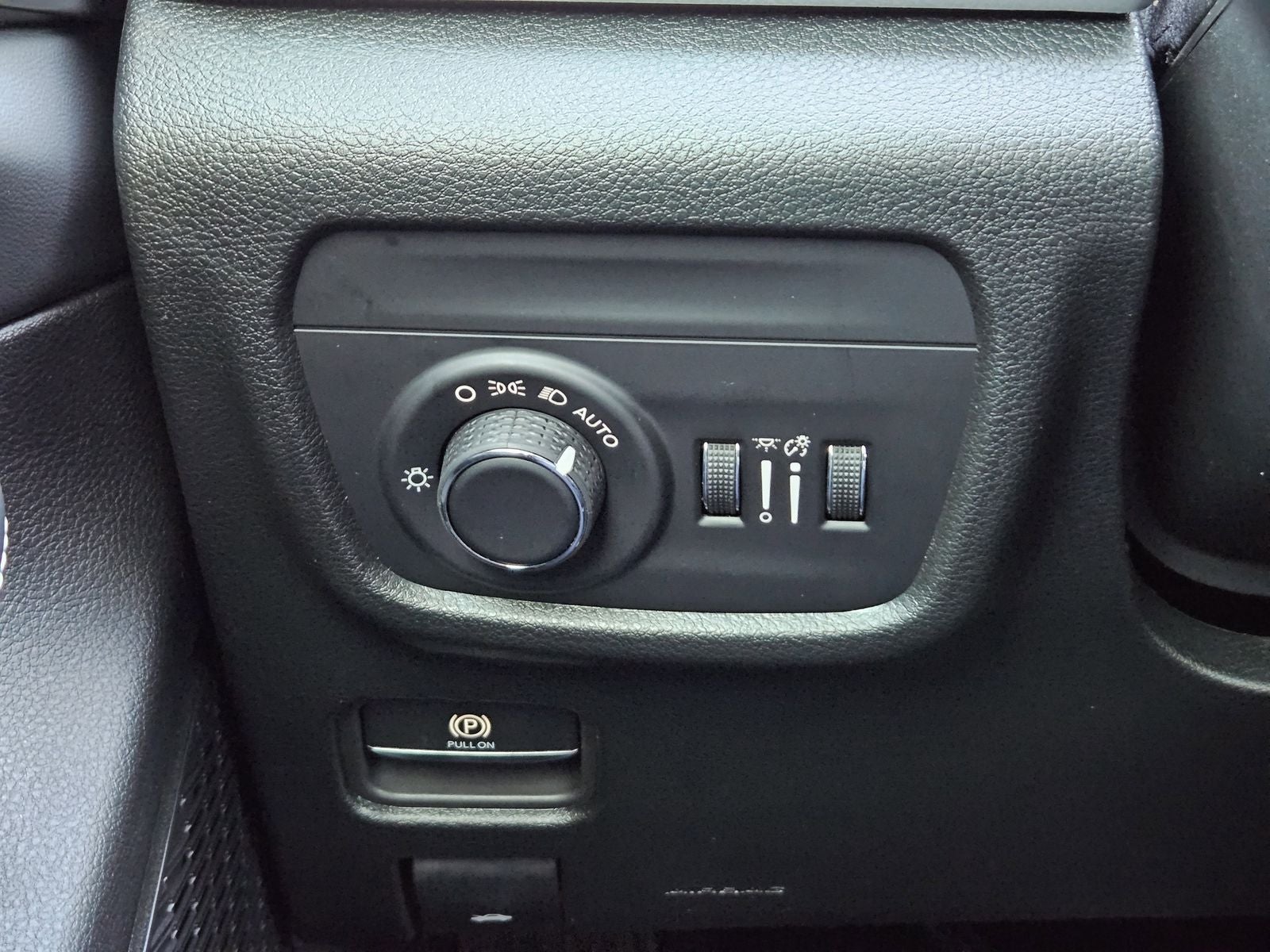 2025 Jeep Grand Cherokee GRAND CHEROKEE LAREDO 4X4