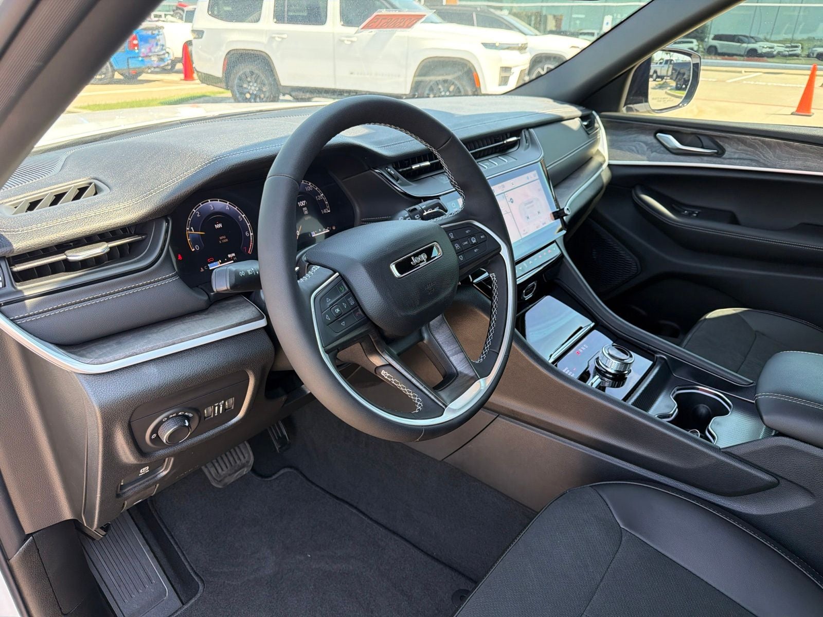 2026 Jeep Grand Cherokee GRAND CHEROKEE LAREDO ALTITUDE 4X4
