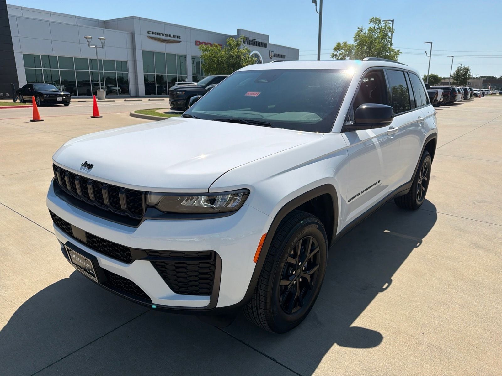 2026 Jeep Grand Cherokee GRAND CHEROKEE LAREDO ALTITUDE 4X4