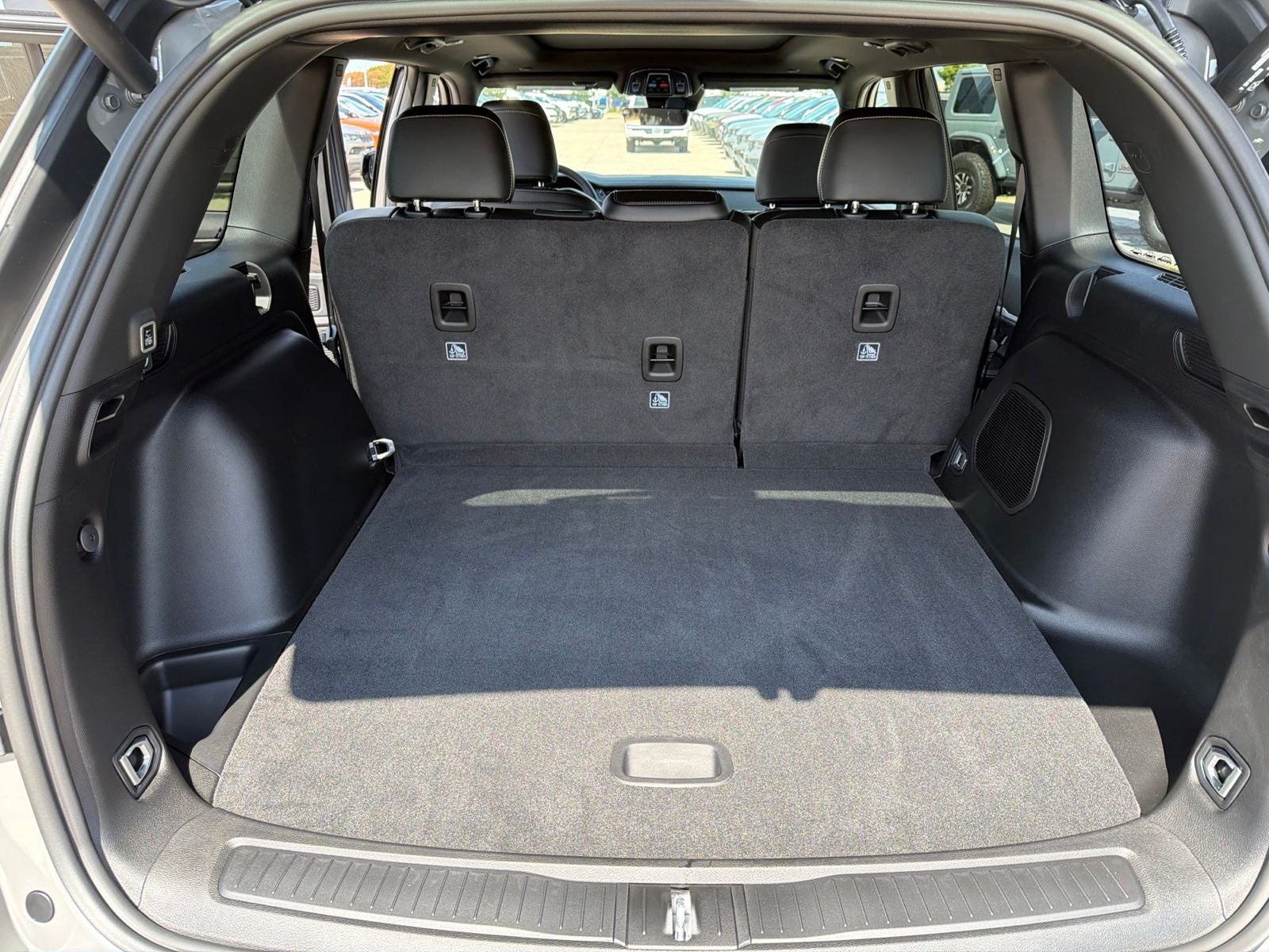 2027 Jeep Grand Cherokee GRAND CHEROKEE LIMITED 4X4