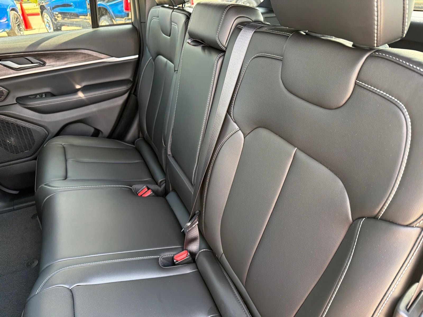 2027 Jeep Grand Cherokee GRAND CHEROKEE LIMITED 4X4