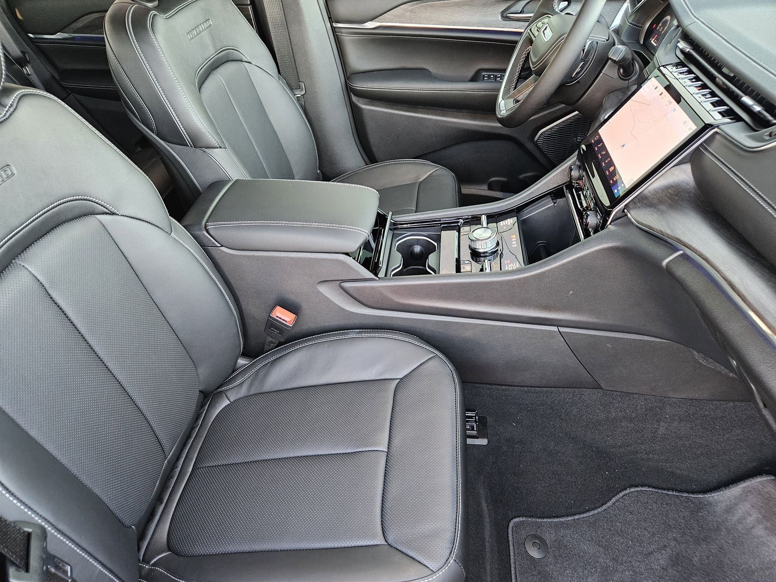 2025 Jeep Grand Cherokee GRAND CHEROKEE OVERLAND 4X4