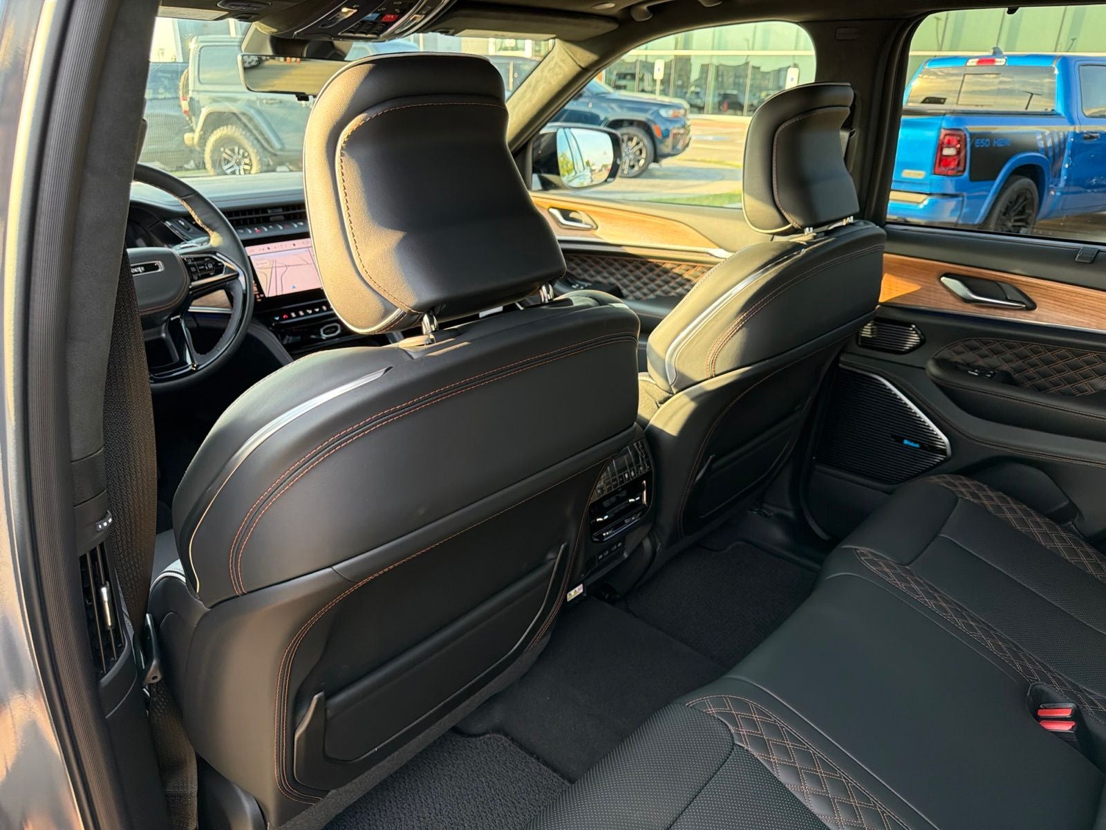2027 Jeep Grand Cherokee GRAND CHEROKEE SUMMIT 4X4