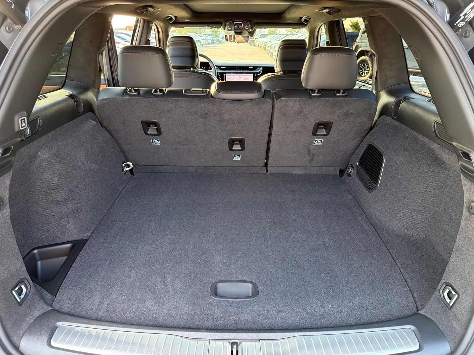 2027 Jeep Grand Cherokee GRAND CHEROKEE SUMMIT 4X4