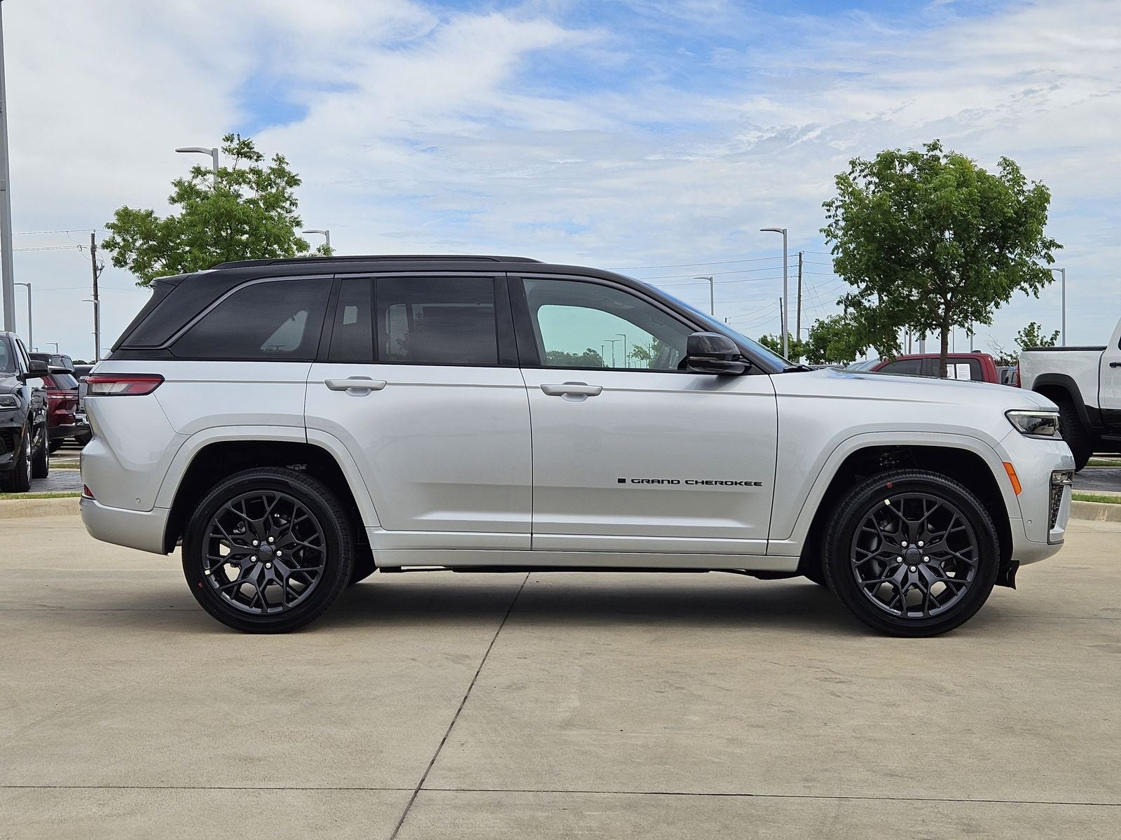 2026 Jeep Grand Cherokee GRAND CHEROKEE SUMMIT 4X4