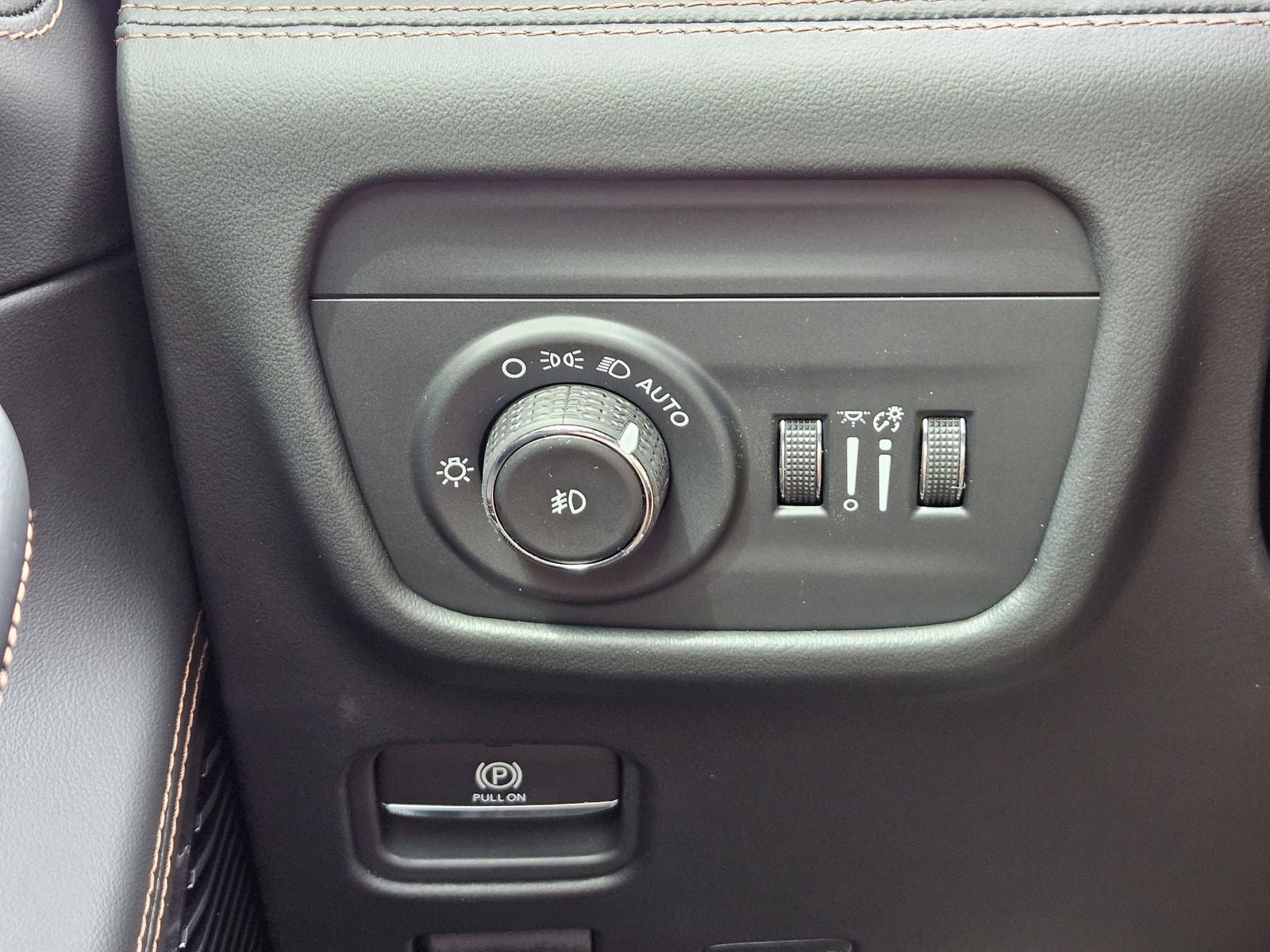 2026 Jeep Grand Cherokee GRAND CHEROKEE SUMMIT 4X4