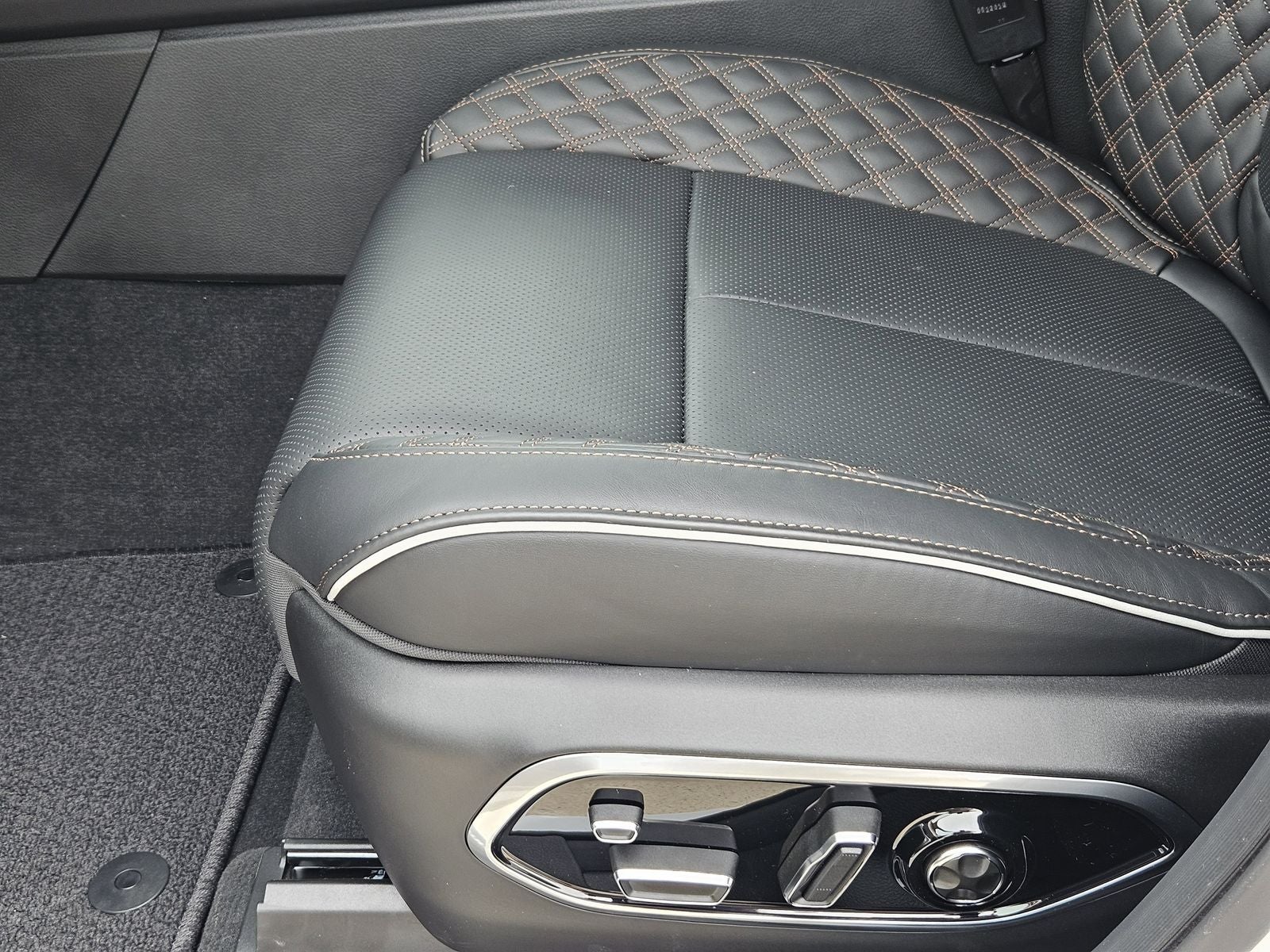 2026 Jeep Grand Cherokee GRAND CHEROKEE SUMMIT 4X4