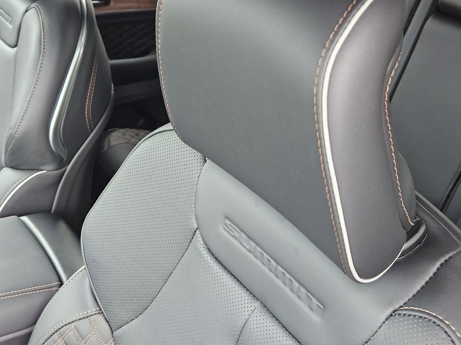 2026 Jeep Grand Cherokee GRAND CHEROKEE SUMMIT 4X4