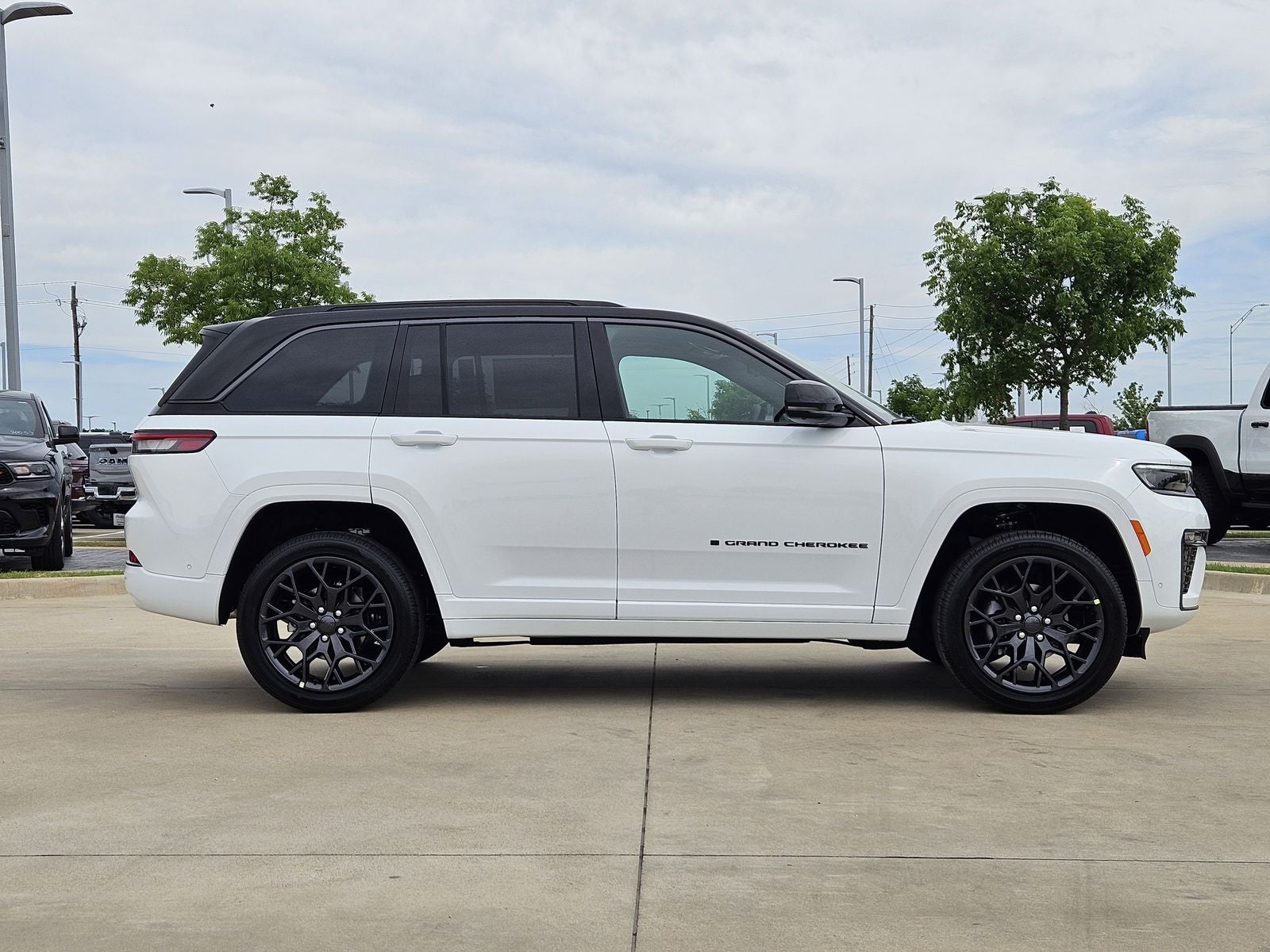 2026 Jeep Grand Cherokee GRAND CHEROKEE SUMMIT 4X4