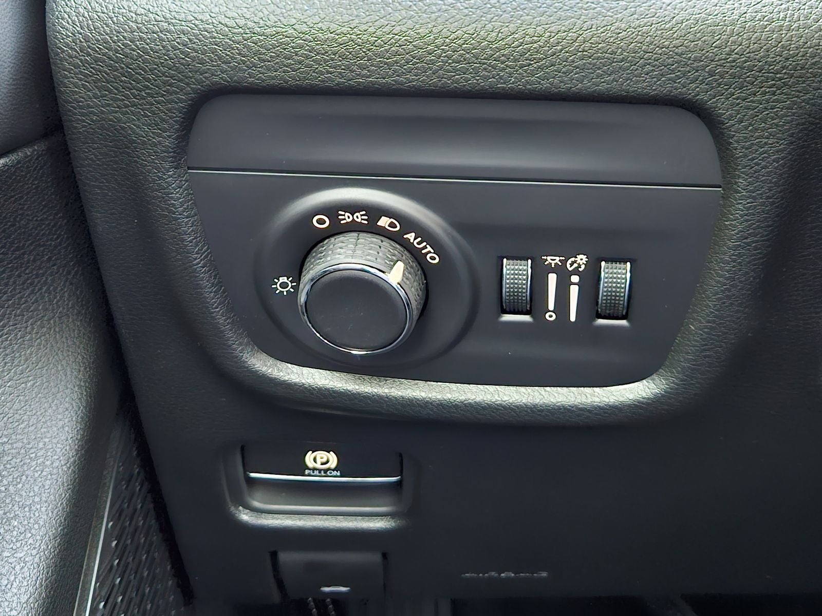 2025 Jeep Grand Cherokee L GRAND CHEROKEE L LAREDO X 4X2