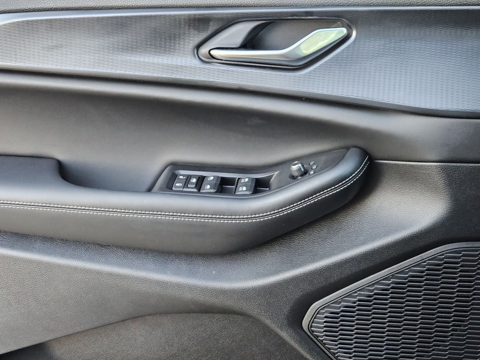 2025 Jeep Grand Cherokee L GRAND CHEROKEE L LAREDO X 4X2