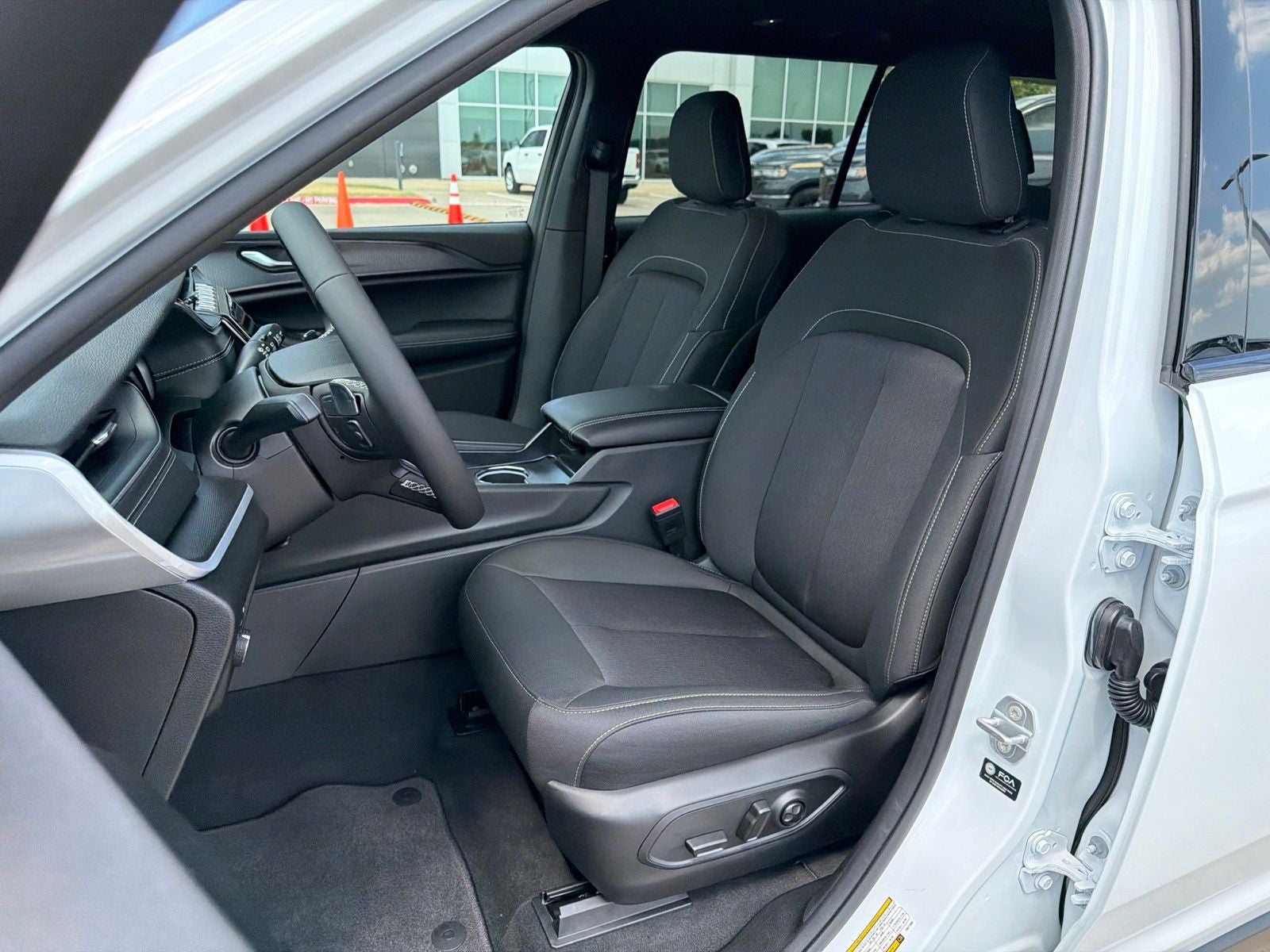 2026 Jeep Grand Cherokee L GRAND CHEROKEE L LAREDO 4X2
