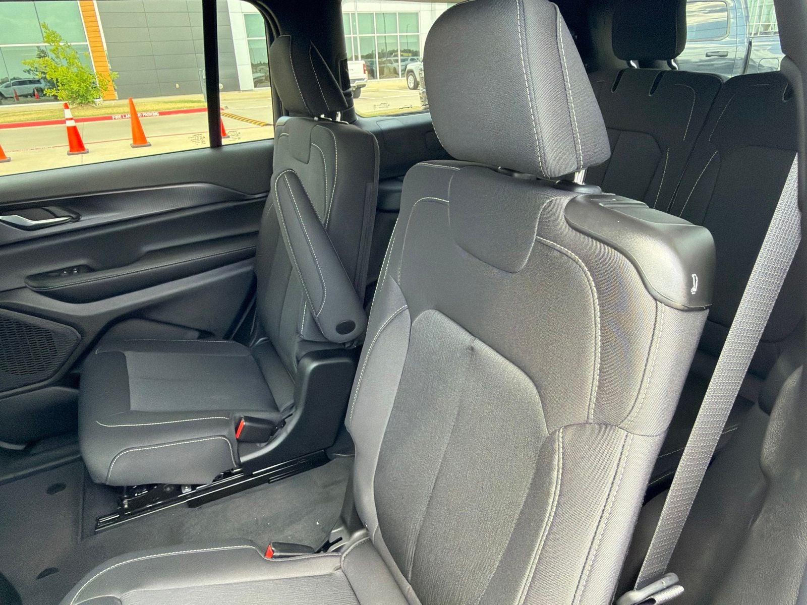 2026 Jeep Grand Cherokee L GRAND CHEROKEE L LAREDO 4X2