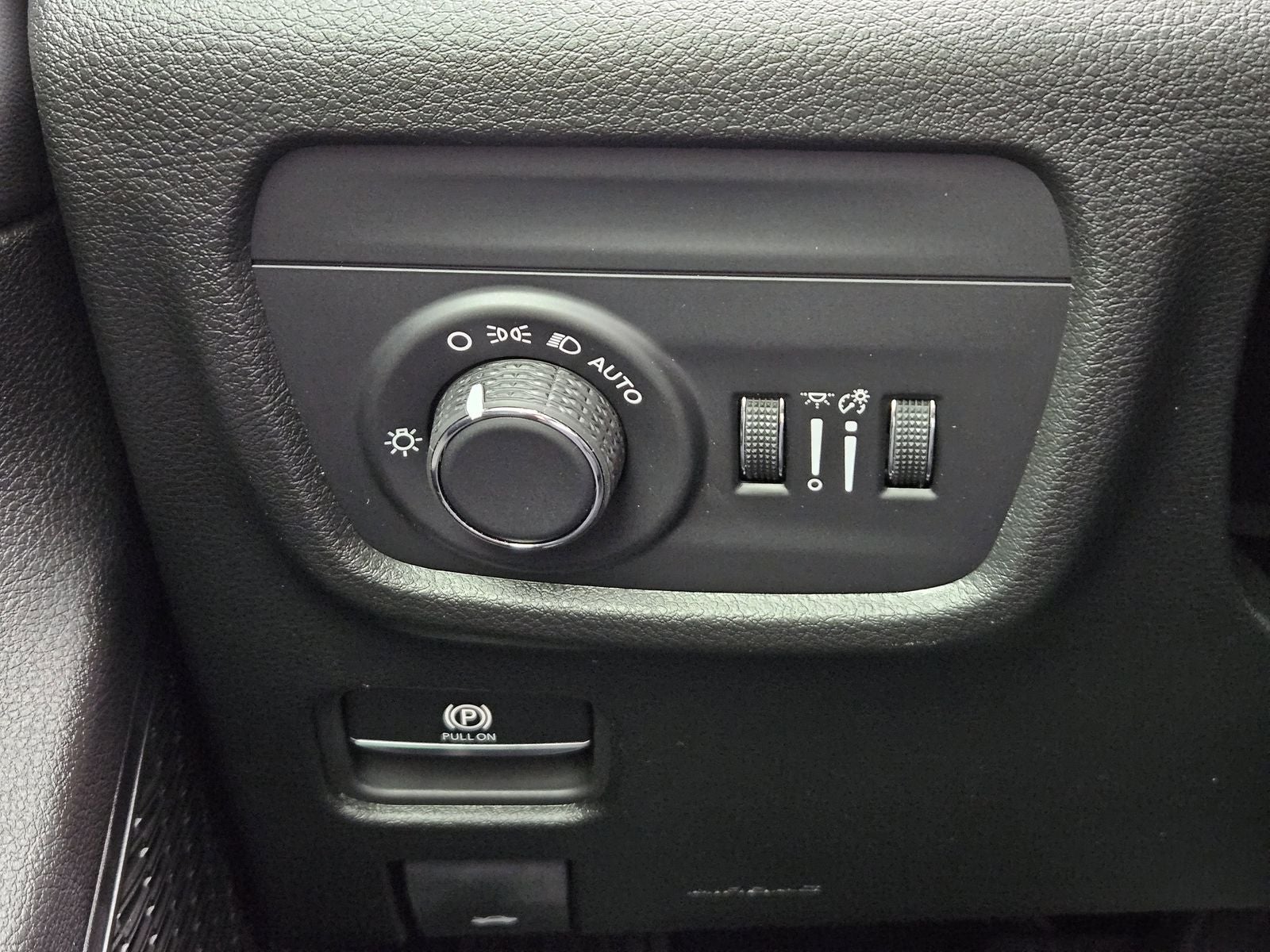 2025 Jeep Grand Cherokee L GRAND CHEROKEE L LAREDO X 4X2