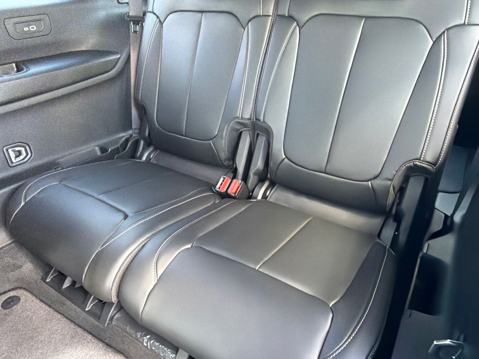 2027 Jeep Grand Cherokee L GRAND CHEROKEE L LIMITED 4X2