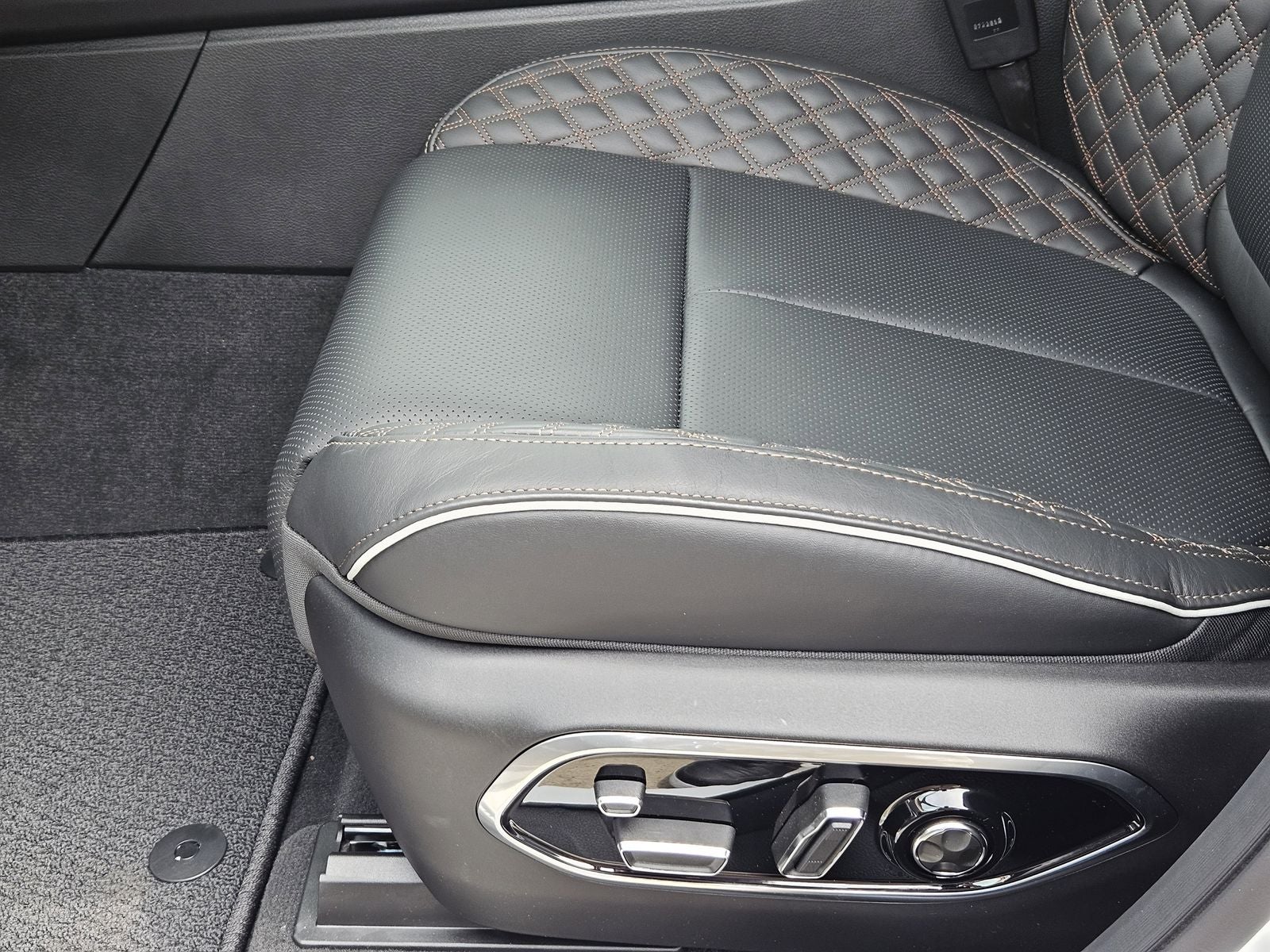 2026 Jeep Grand Cherokee L GRAND CHEROKEE L SUMMIT 4X4