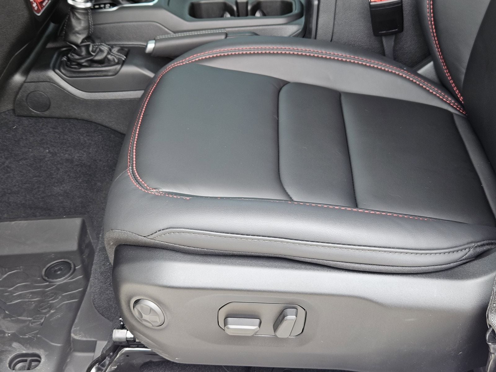 2026 Jeep Gladiator GLADIATOR SHADOW OPS 4X4