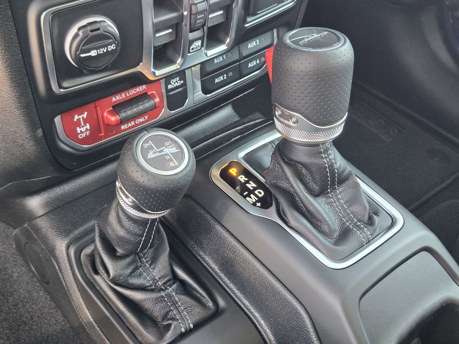 2026 Jeep Gladiator GLADIATOR MOJAVE X 4X4