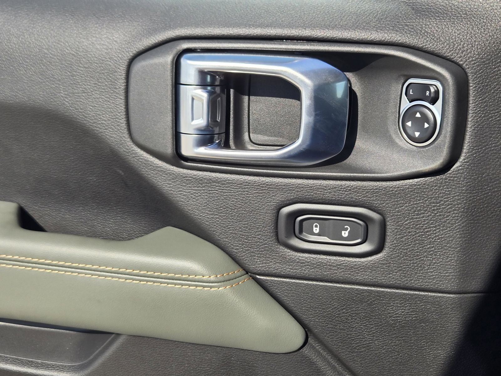 2026 Jeep Gladiator GLADIATOR MOJAVE X 4X4