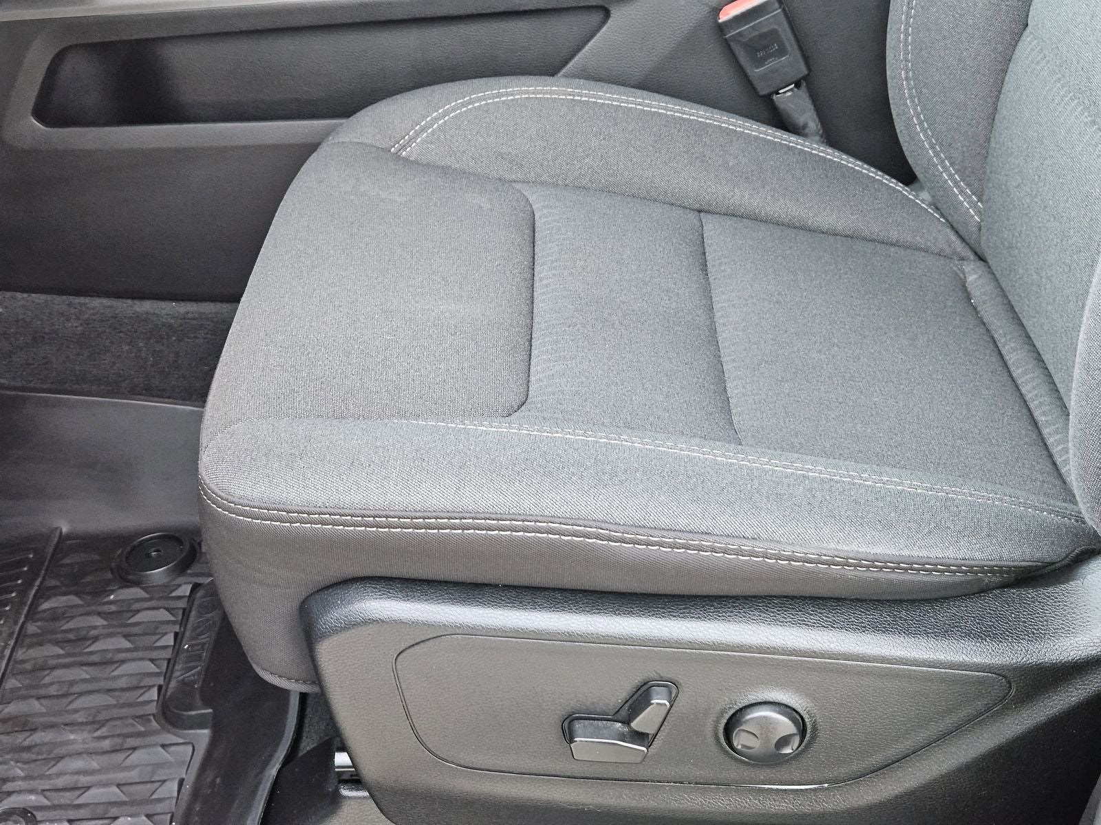 2022 RAM Ram 1500 Lone Star Quad Cab 4x2 6'4' Box