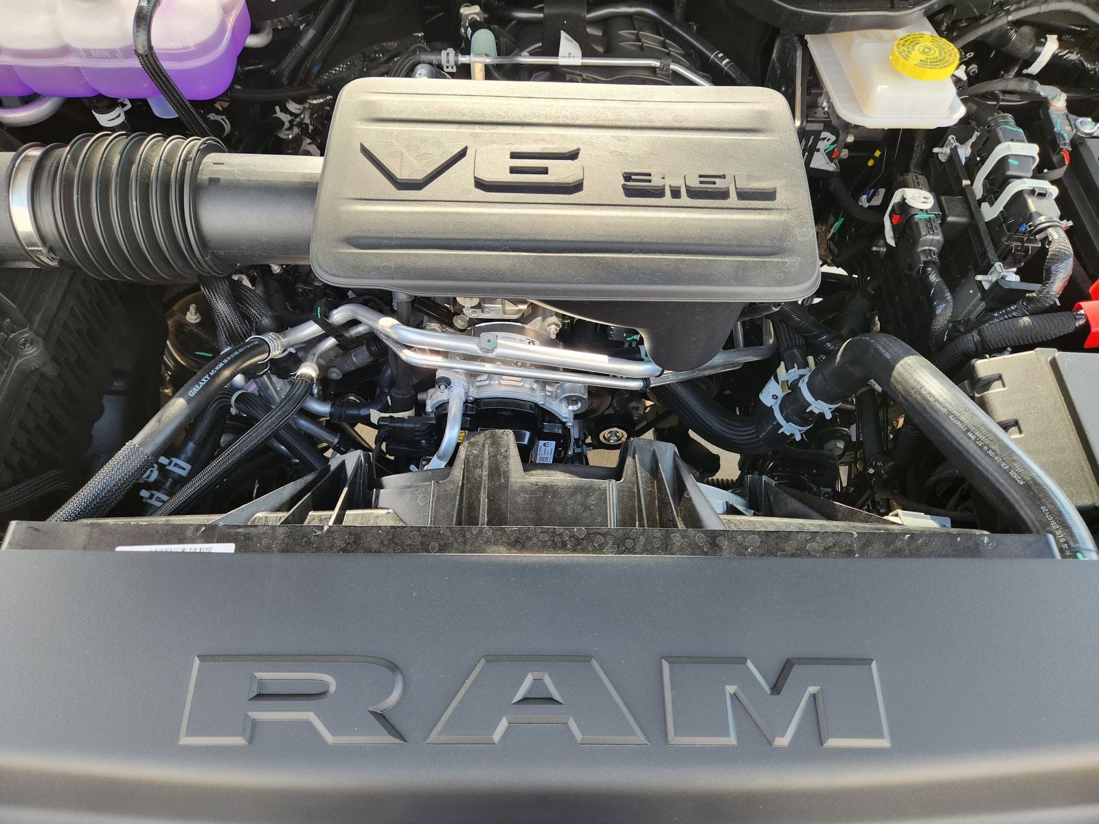 2026 RAM Ram 1500 RAM 1500 LONE STAR CREW CAB 4X2 5'7' BOX
