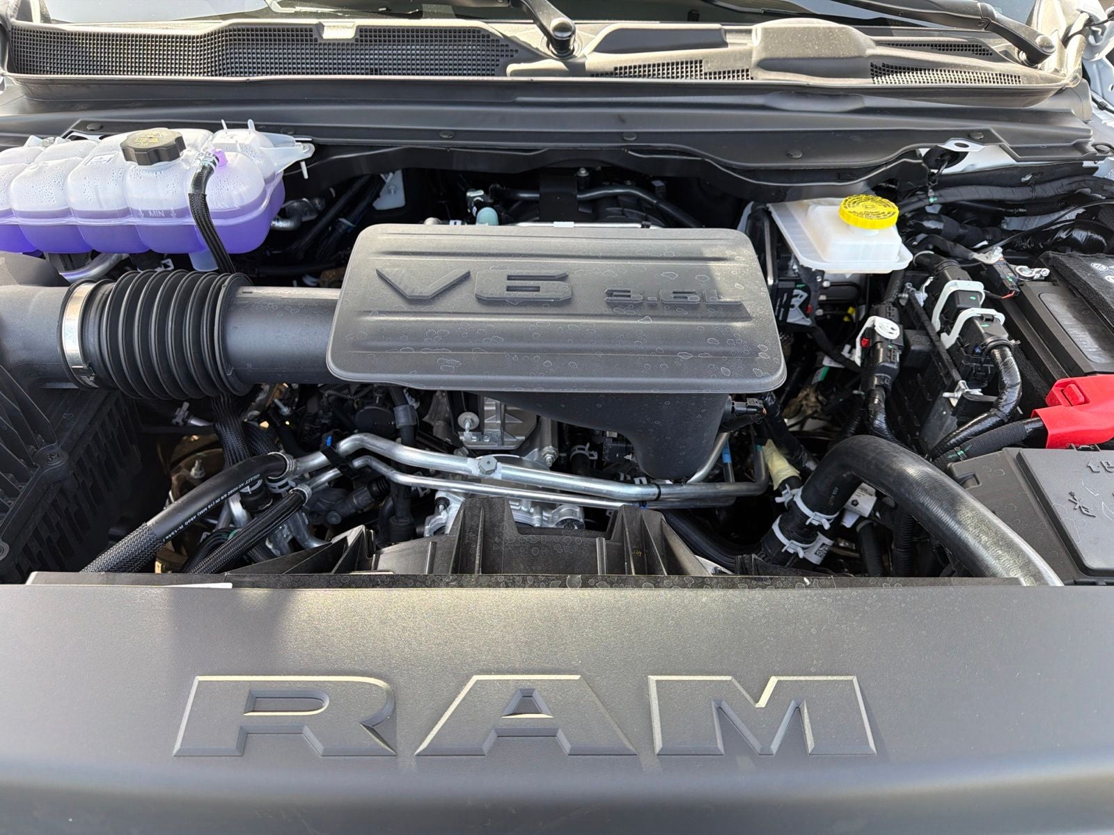 2026 RAM Ram 1500 RAM 1500 EXPRESS QUAD CAB 4X2 6'4' BOX