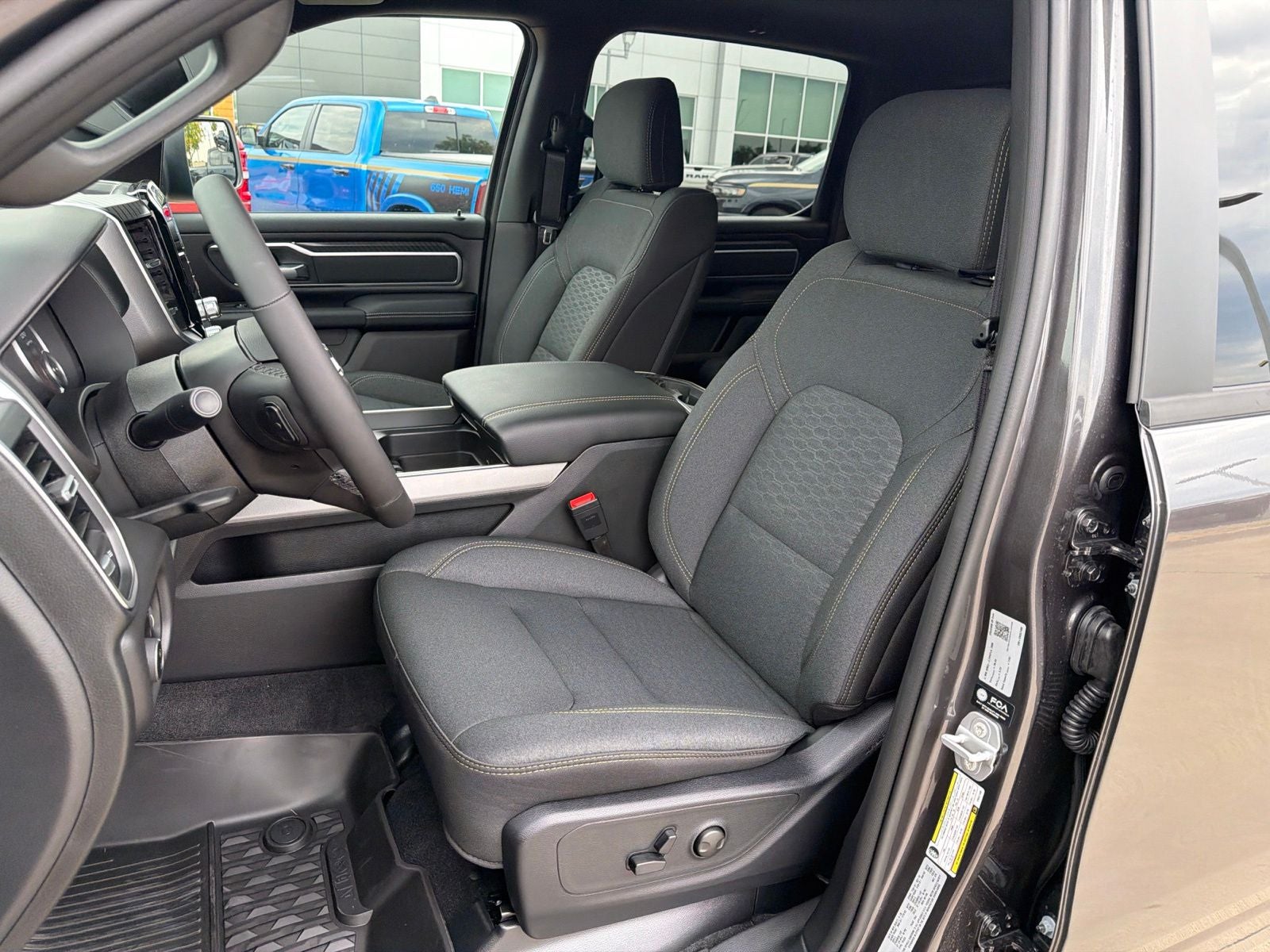 2027 RAM Ram 1500 RAM 1500 LONE STAR CREW CAB 4X4 5'7' BOX