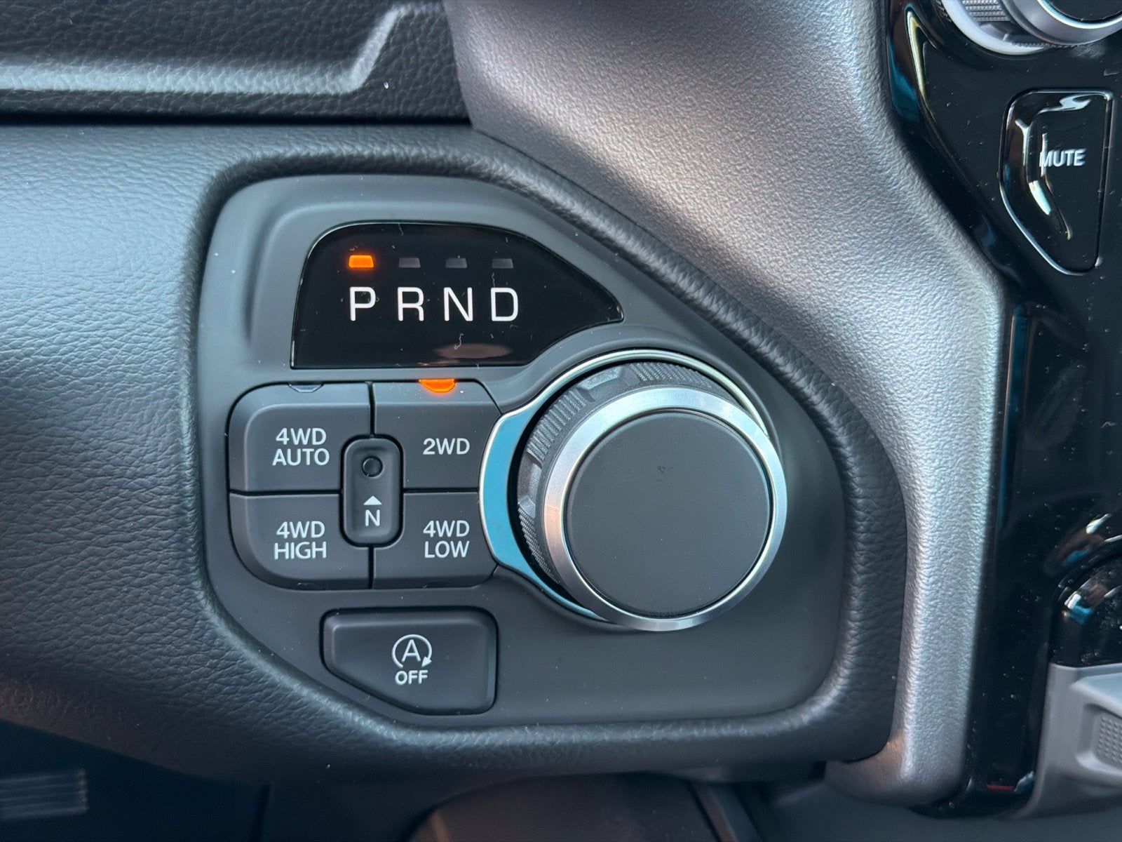 2027 RAM Ram 1500 RAM 1500 LONE STAR CREW CAB 4X4 5'7' BOX