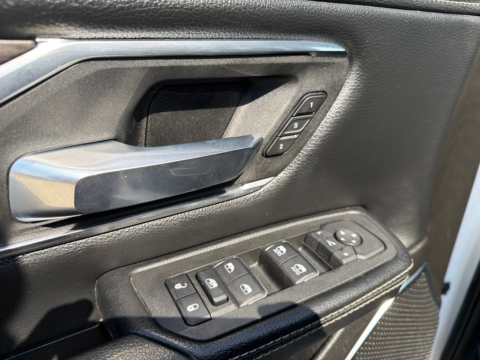 2025 RAM Ram 1500 Laramie Crew Cab 4x4 5'7' Box