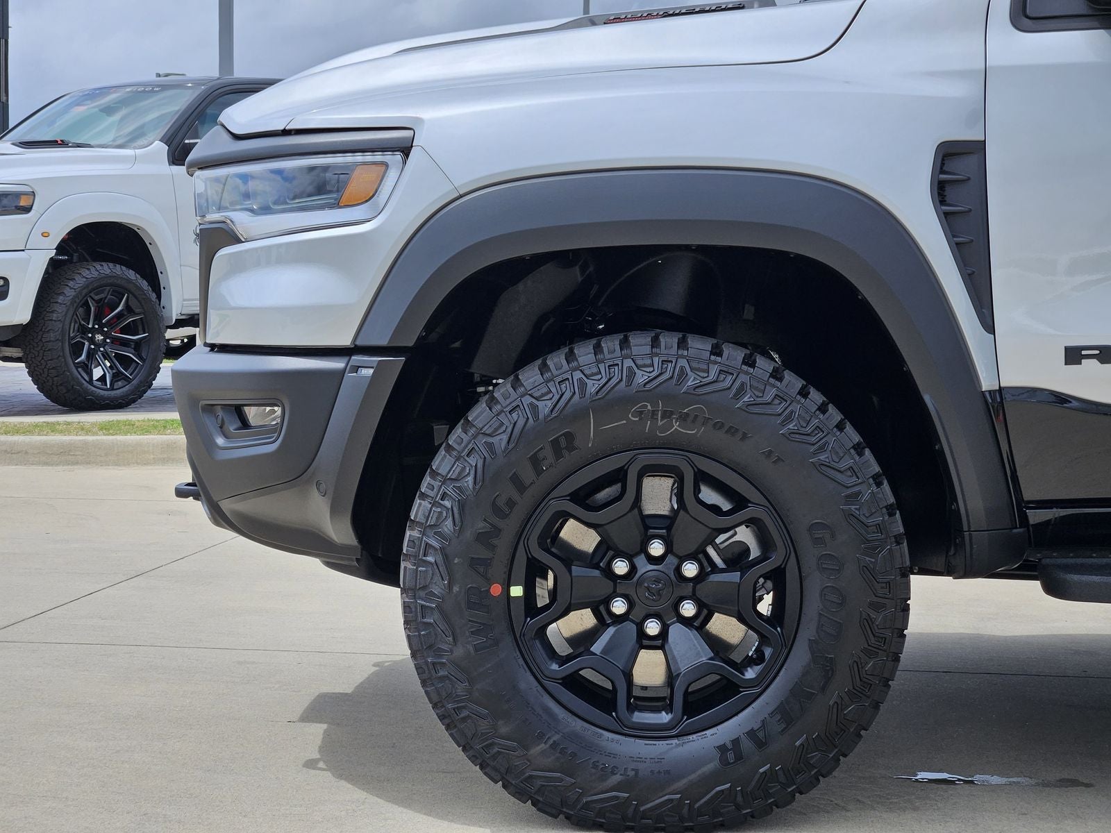 2026 RAM Ram 1500 RAM 1500 RHO CREW CAB 4X4 5'7' BOX