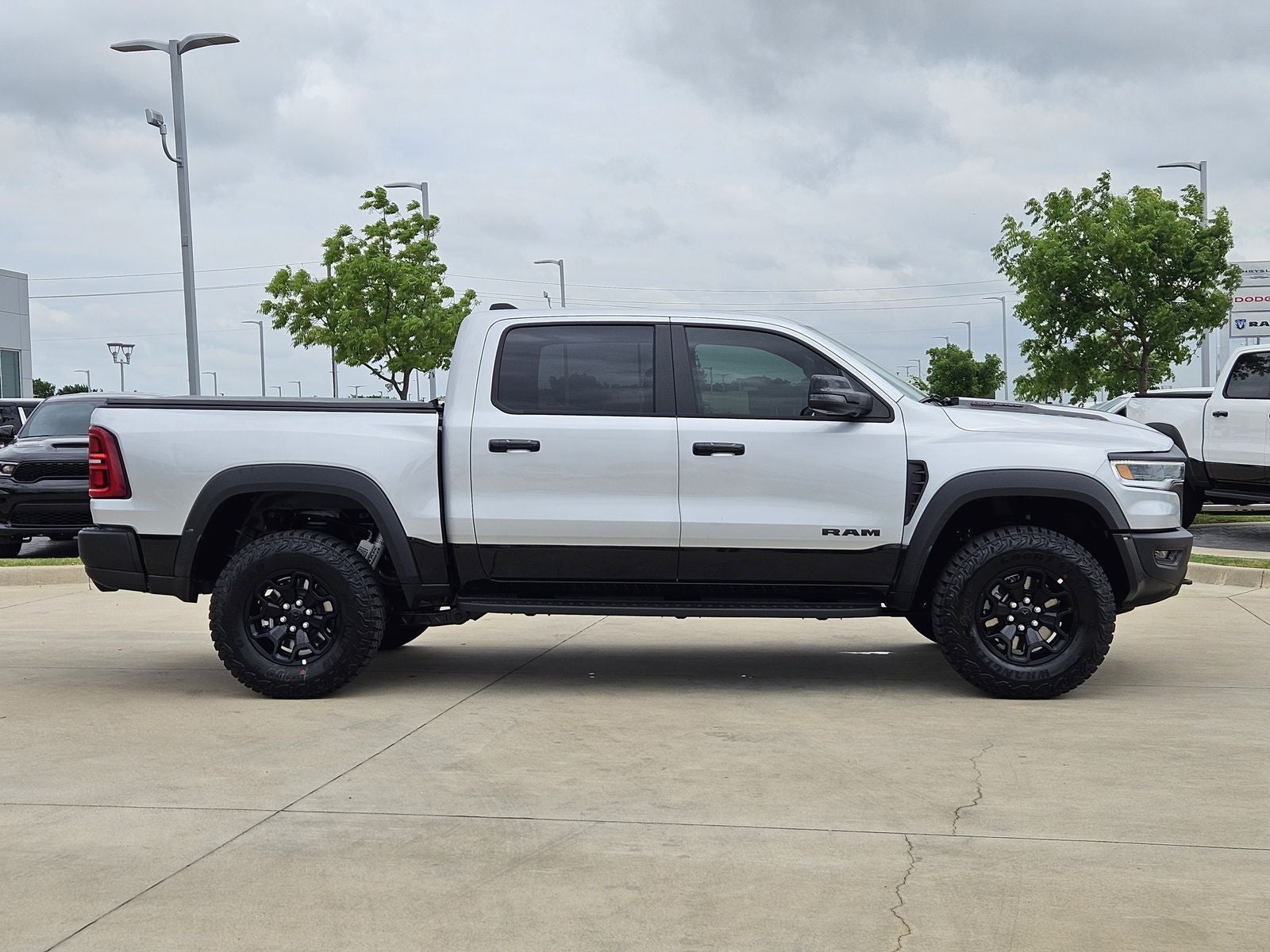 2026 RAM Ram 1500 RAM 1500 RHO CREW CAB 4X4 5'7' BOX