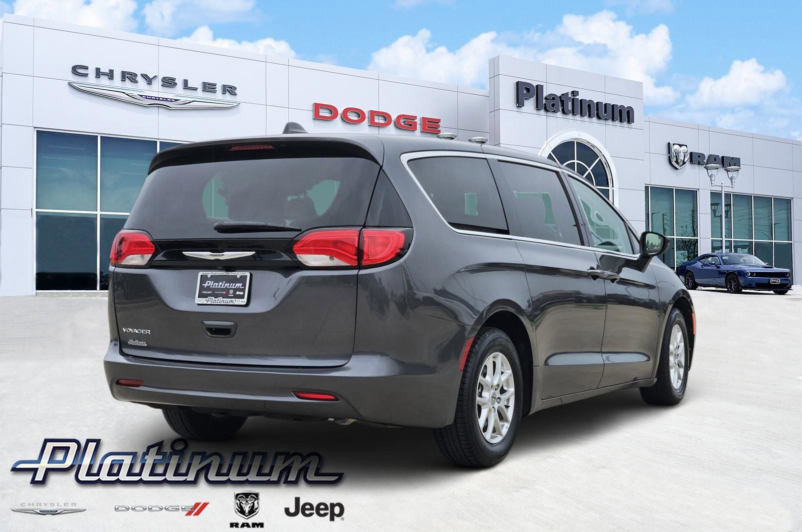 2022 Chrysler Voyager LX