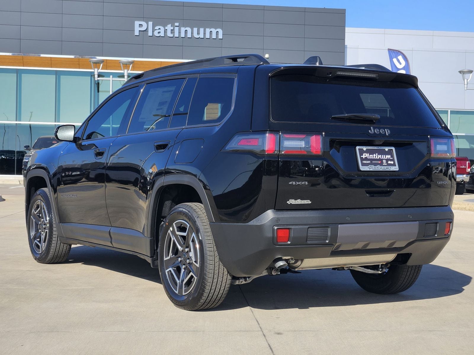 2026 Jeep Cherokee CHEROKEE LAREDO 4X4