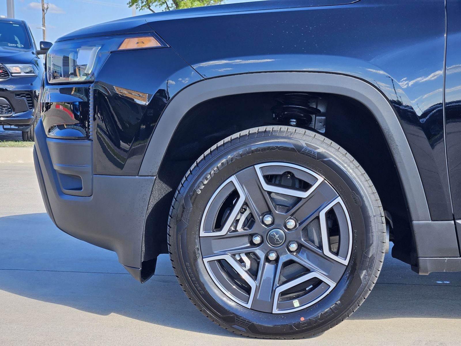 2026 Jeep Cherokee CHEROKEE LAREDO 4X4