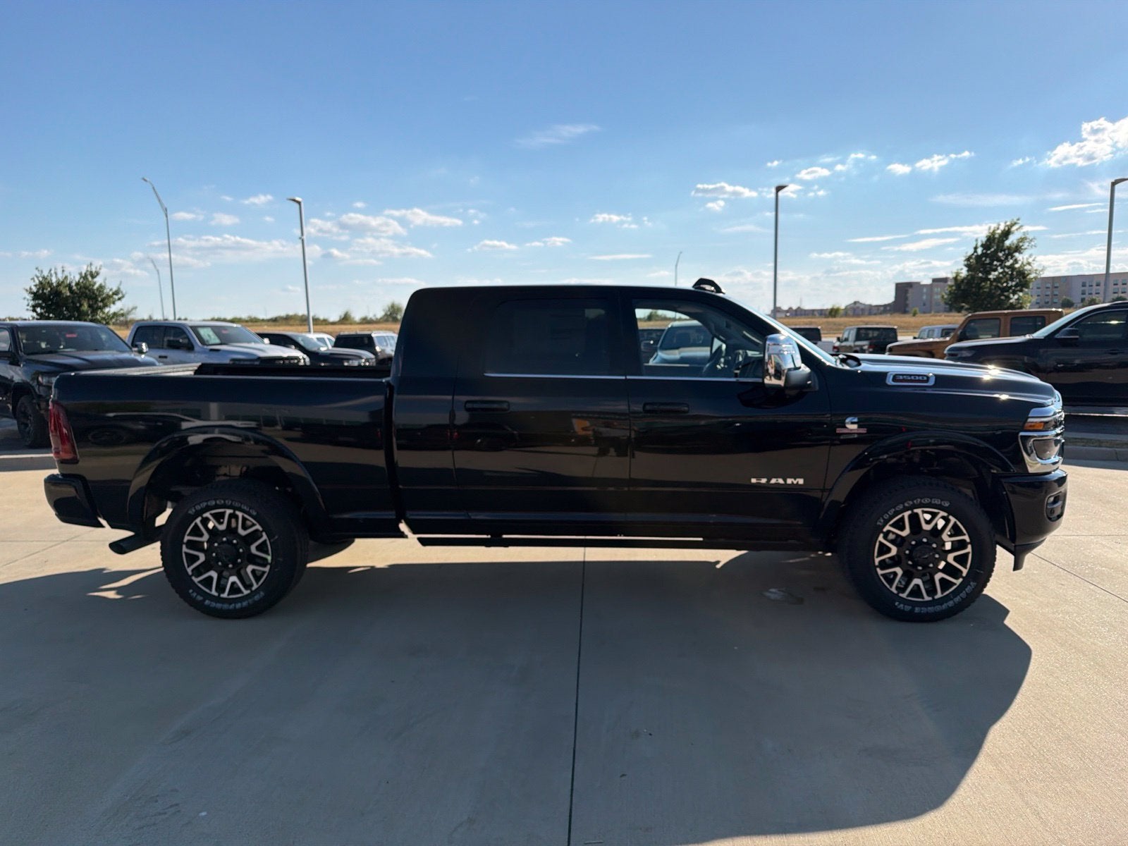 2027 RAM Ram 3500 RAM 3500 LIMITED LONGHORN MEGA CAB 4X4 6'4' BOX