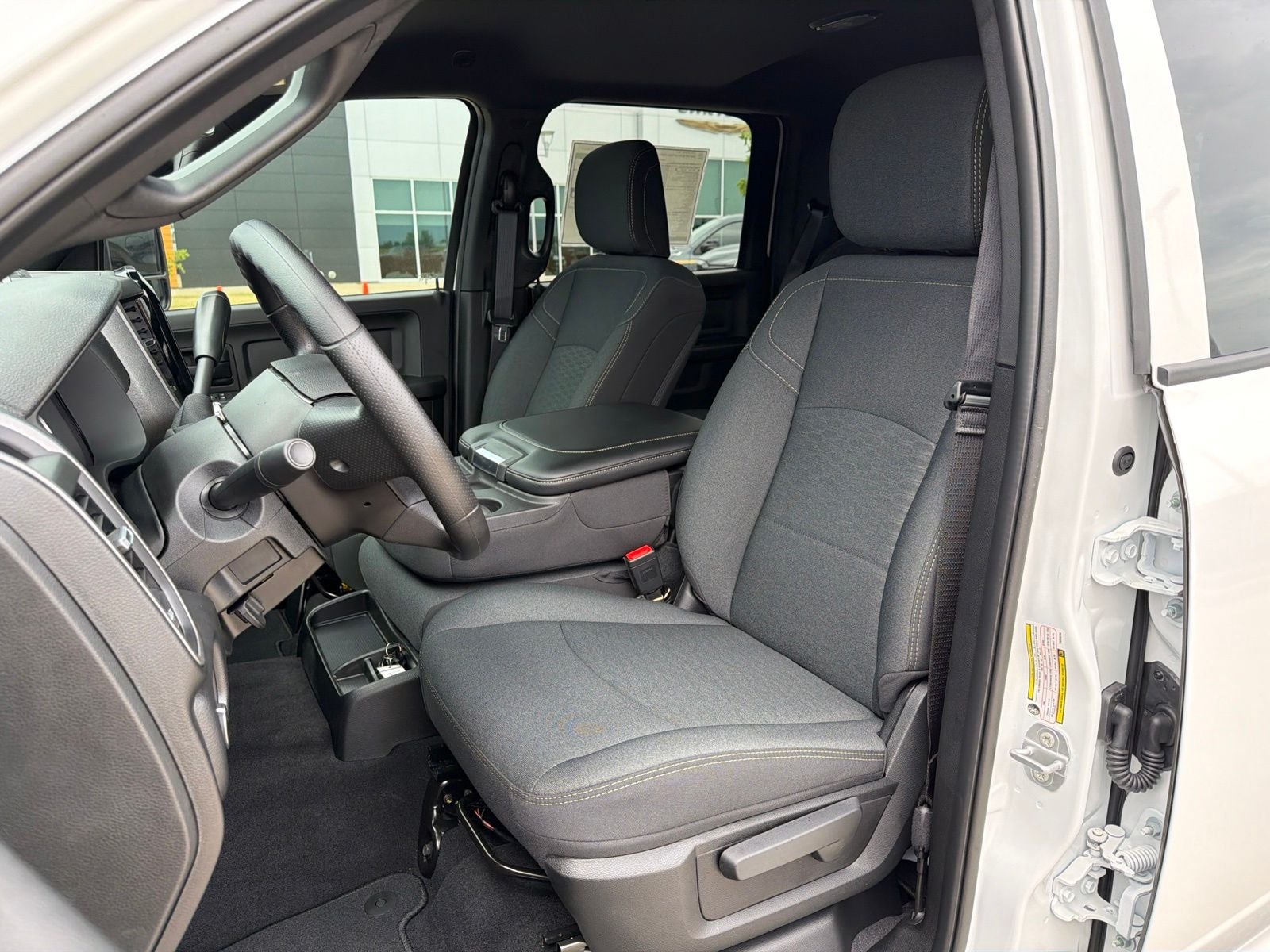 2026 RAM Ram 2500 RAM 2500 BLACK EXPRESS CREW CAB 4X4 6'4' BOX