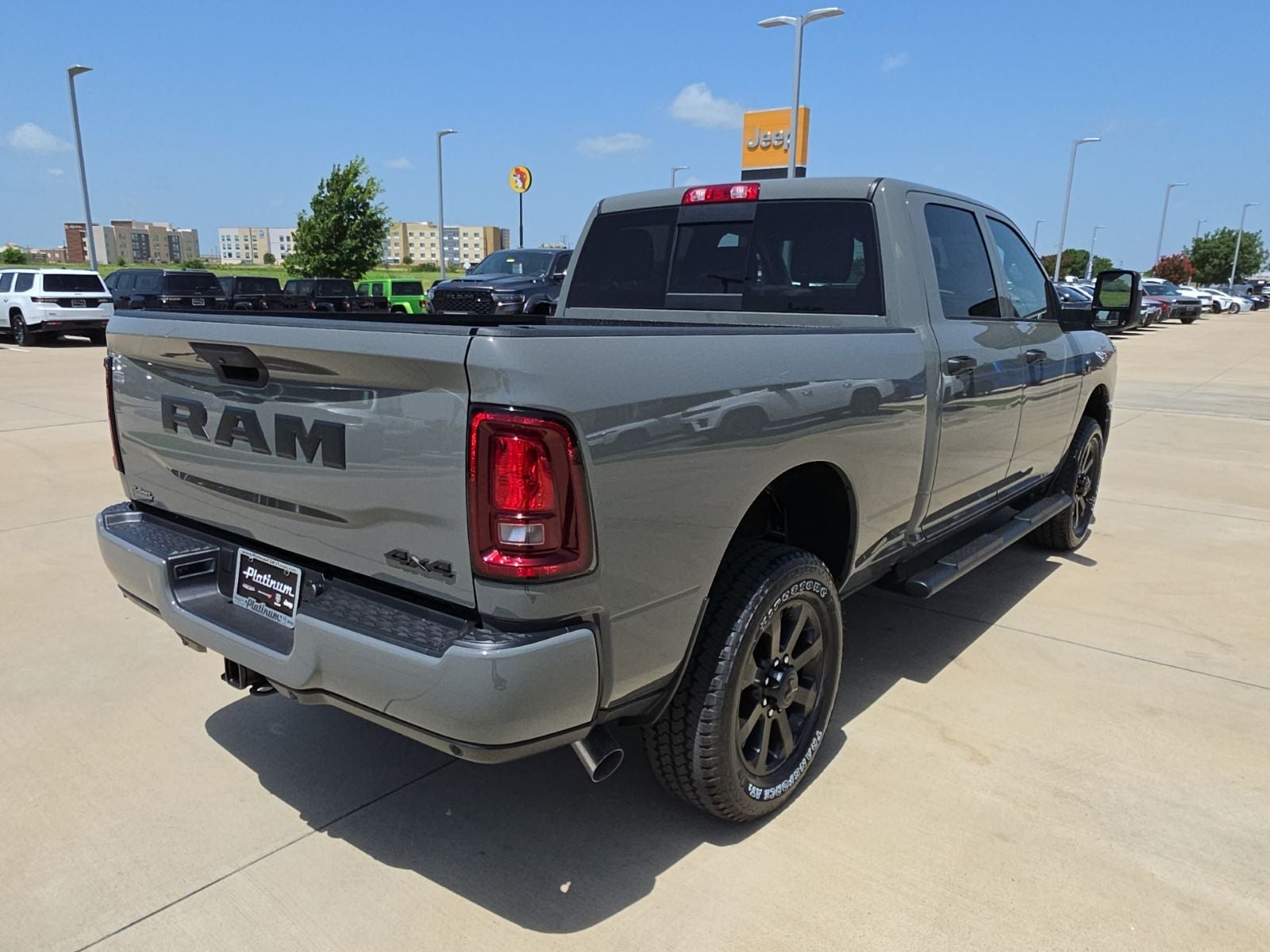 2026 RAM Ram 2500 RAM 2500 BLACK EXPRESS CREW CAB 4X4 6'4' BOX