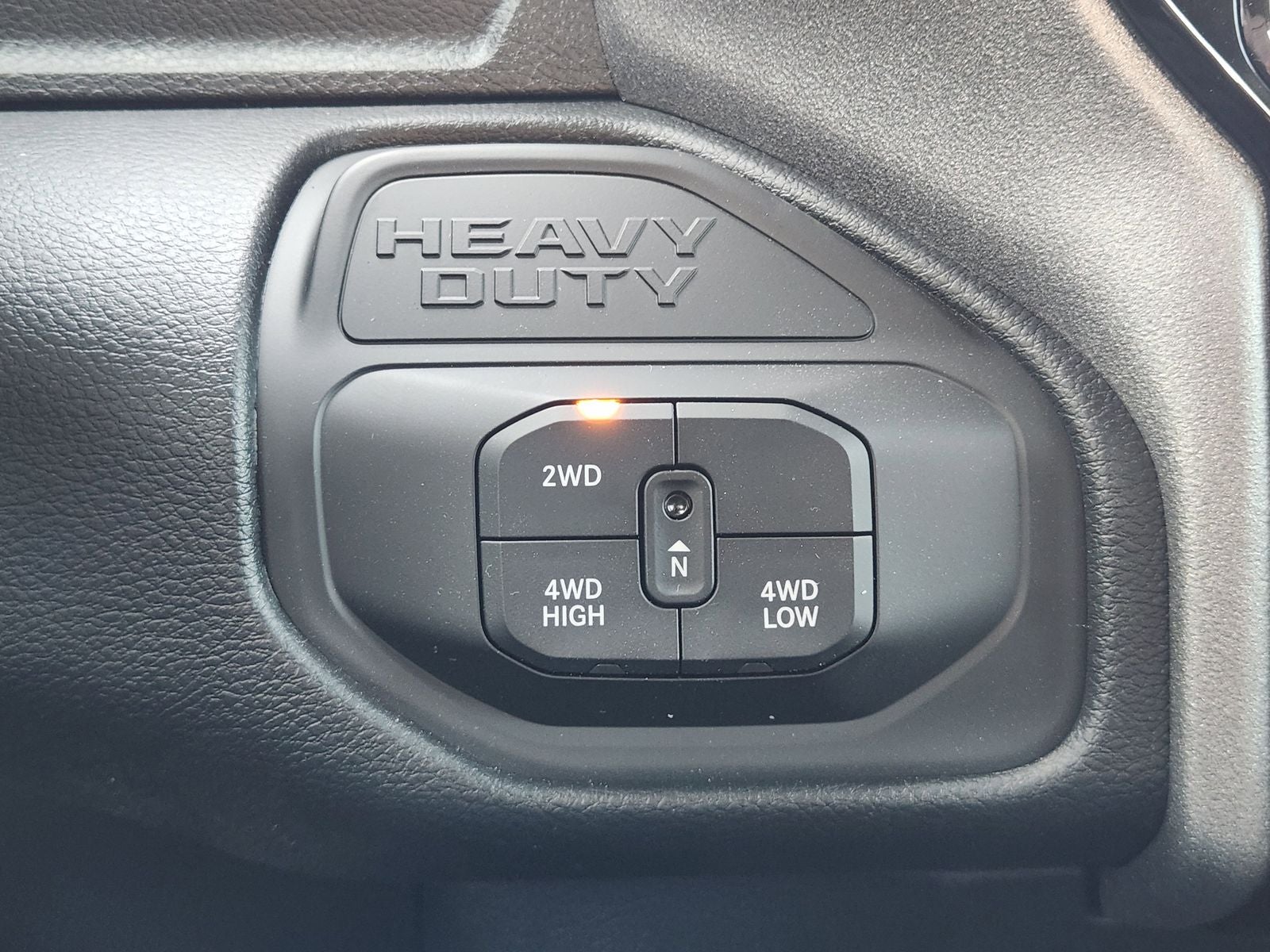 2026 RAM Ram 2500 RAM 2500 BLACK EXPRESS CREW CAB 4X4 6'4' BOX