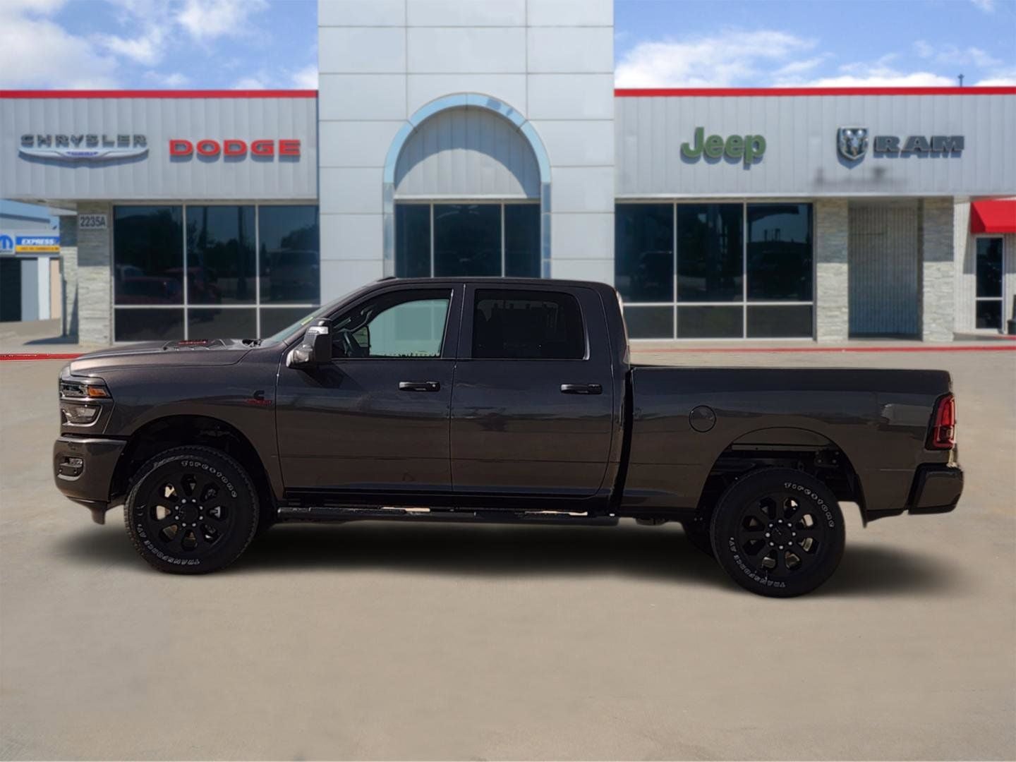 2026 RAM Ram 2500 RAM 2500 BLACK EXPRESS CREW CAB 4X4 6'4' BOX
