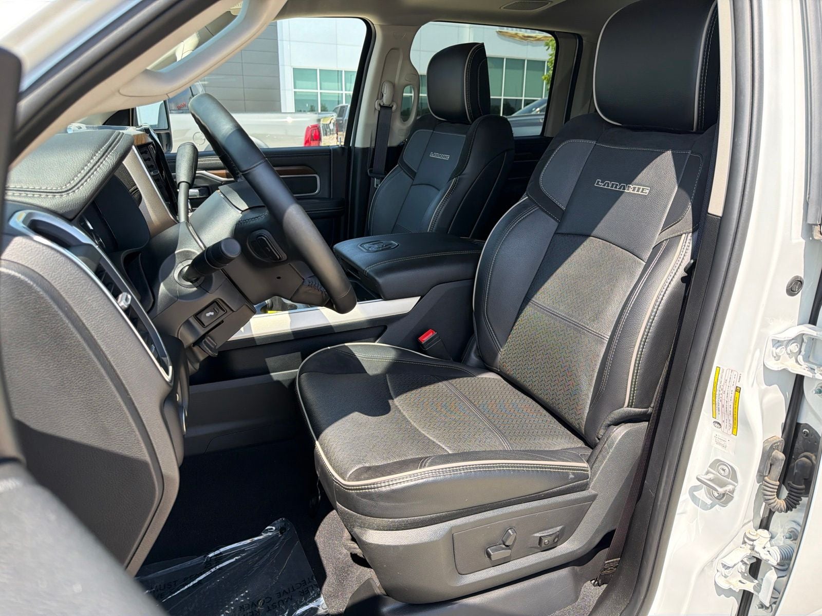 2024 RAM Ram 3500 Laramie Mega Cab 4x4 6'4' Box
