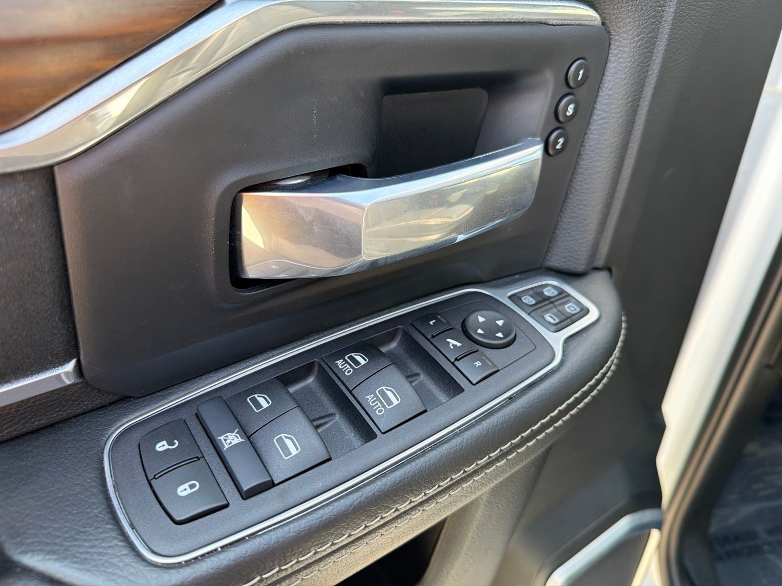2024 RAM Ram 3500 Laramie Mega Cab 4x4 6'4' Box