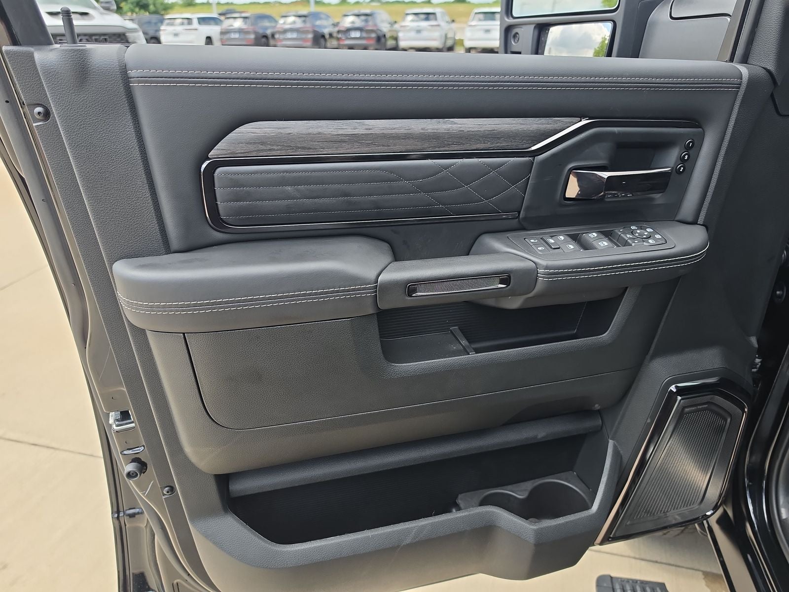 2026 RAM Ram 3500 RAM 3500 LIMITED MEGA CAB 4X4 6'4' BOX
