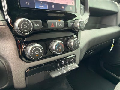 2026 RAM Ram 1500 RAM 1500 EXPRESS CREW CAB 4X2 5'7' BOX