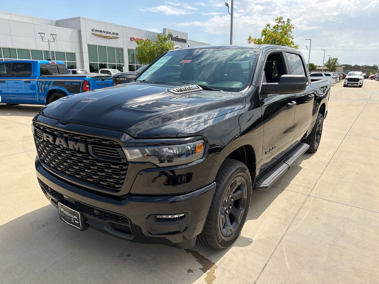 2026 RAM Ram 1500 RAM 1500 EXPRESS CREW CAB 4X4 5'7' BOX