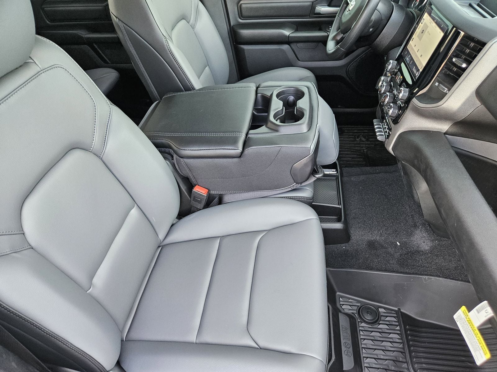 2026 RAM Ram 1500 RAM 1500 TRADESMAN CREW CAB 4X4 5'7' BOX