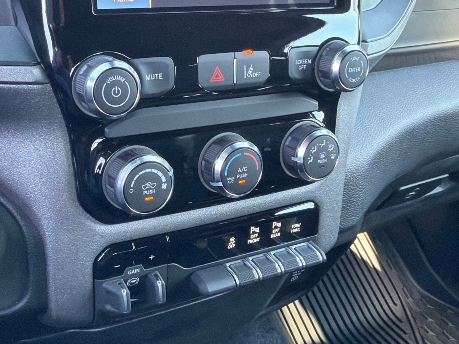 2026 RAM Ram 1500 RAM 1500 WARLOCK CREW CAB 4X4 5'7' BOX